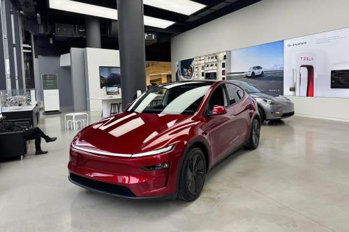 Mẫu xe bán chạy nhất của hãng là Tesla Model Y đang đóng vai trò quan trọng trong việc thúc đẩy doanh số nhờ sự cân bằng giữa giá bán và phạm vi hoạt động.