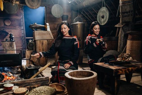 Trong mỗi tách cà phê Buôn Ma Thuột là câu chuyện về đất đỏ bazan, văn hóa bản địa và nhịp sống Tây Nguyên – những giá trị đang chinh phục du khách quốc tế