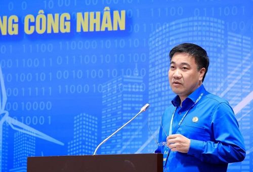 Đại diện Công đoàn ngành Ngân hàng trình bày tham luận. Ảnh: Tuấn Anh - TTXVN
