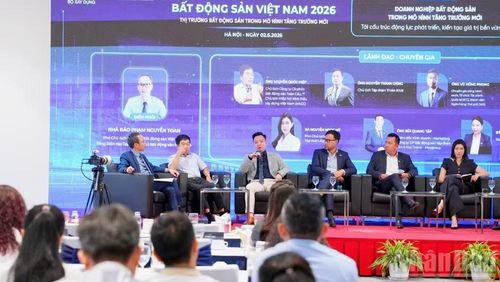 Các diễn giả trao đổi tại tọa đàm. (Ảnh: HNV)