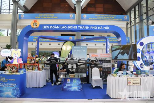 Không gian trưng bày công trình, sản phẩm, mô hình, giải pháp kỹ thuật và sáng kiến tiêu biểu của Liên đoàn Lao động Thành phố Hà Nội tại Đại hội XIV Công đoàn Việt Nam. 