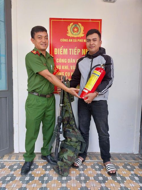 “Trao nguy hiểm - Lấy bình an” của Công an xã Phú Ninh đã đạt được nhiều kết quả tích cực.