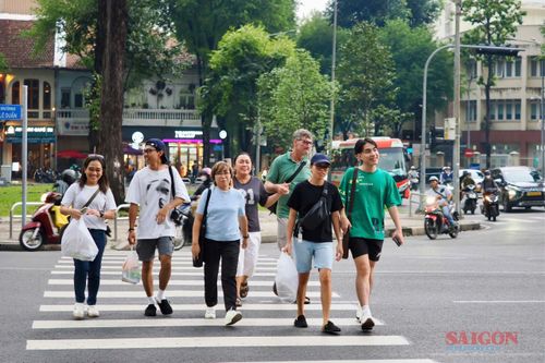  Tác phẩm "Thành phố bình yên". Tác giả: LÝ HÙNG 