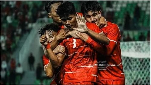 Ở trận còn lại của bảng A, chủ nhà U19 Indonesia cũng dễ dàng đánh bại U19 Myanmar 3 bàn không gỡ, trong đó tài năng trẻ Dimas tỏa sáng với một cú đúp. Ảnh: CNN Indonesia.