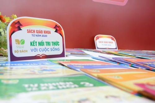 Bộ SGK 'Kết nối tri thức với cuộc sống' được lựa chọn sử dụng thống nhất toàn quốc từ năm học 2026 - 2027. Ảnh: Trần Hiệp.