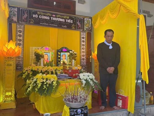 Chồng chị N. tức tốc về quê chịu tang vợ con sau cuộc gọi định mệnh.