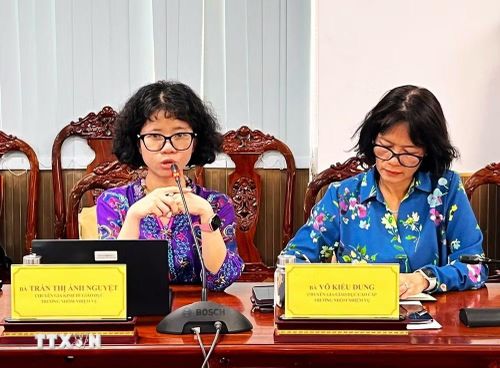 Bà Trần Thị Ánh Nguyệt, Chuyên gia Kinh tế Giáo dục, Trưởng nhóm nhiệm vụ, phát biểu tại buổi làm việc. (Ảnh: Ánh Tuyết/TTXVN)