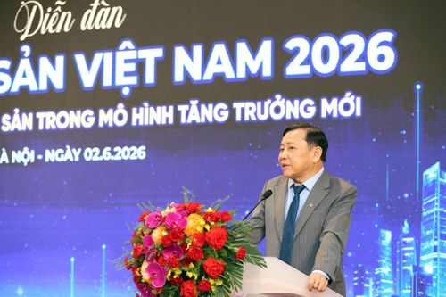 TS. Nguyễn Văn Khôi, Chủ tịch Vnrea phát biểu tại diễn đàn.