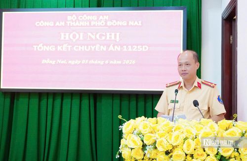 Thượng tá Lê Đức Trình, Phó trưởng Phòng CSGT Công an Tp.Đồng Nai báo cáo tóm tắt kết quả đấu tranh chuyên án.
