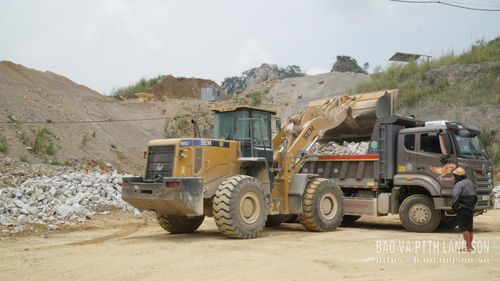 Mỏ đá Hồng Phong, xã Đồng Đăng khai thác đá vôi cung cấp vật liệu cho nhiều công trình, dự án hạ tầng