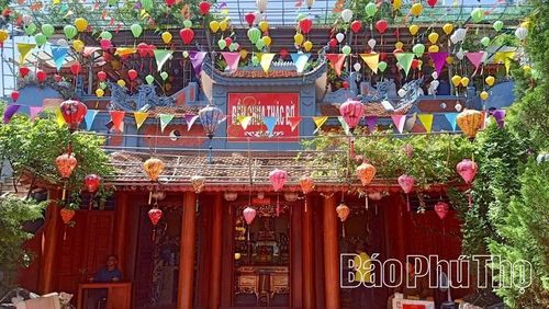 Đền Chúa Thác Bờ xã Thung Nai.