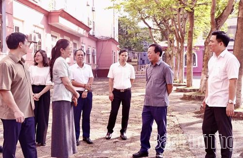 Đồng chí Phó Bí thư Thường trực Tỉnh ủy Bùi Văn Quang kiểm tra tại Trường Chính trị tỉnh (cơ sở Vĩnh Phúc cũ).