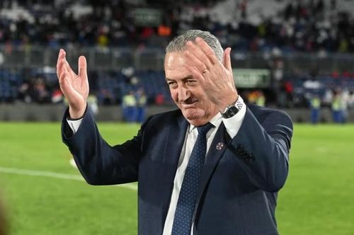  HLV Gustavo Alfaro đã tạo nên một đội tuyển Paraguay mạnh mẽ và bản lĩnh. Ảnh: FIFA 