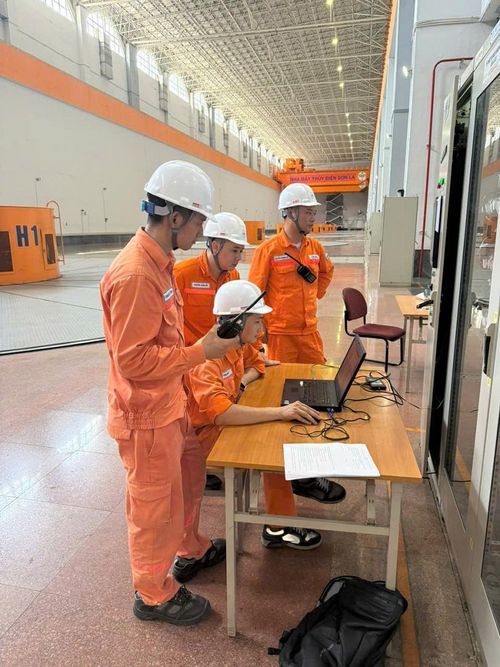 Phối hợp kiểm tra tổ máy trong quá trình khởi động đen