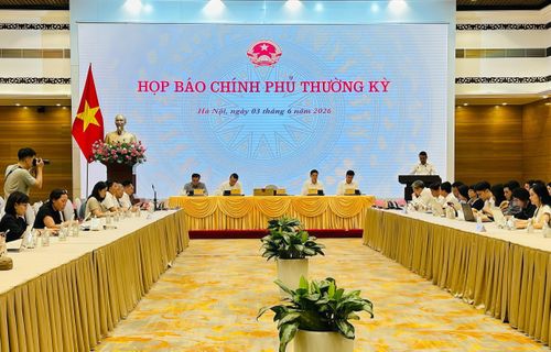 Quang cảnh họp báo.