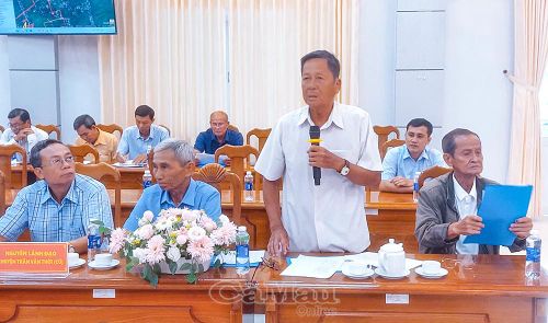 Đồng chí Kiều Minh Hùng, nguyên Bí thư Huyện ủy Trần Văn Thời, có ý kiến sâu sắc về việc đặt tên cho các ấp mới.