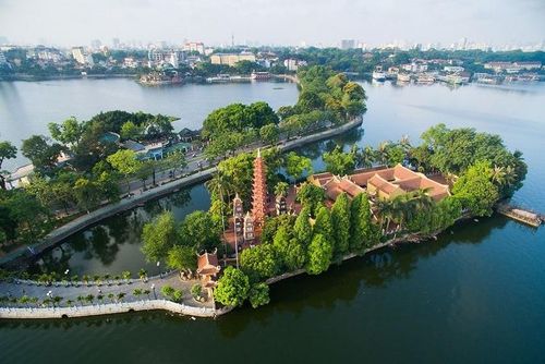 Trong chiến lược tái cấu trúc đô thị quy mô lớn của Thủ đô với tầm nhìn phát triển 100 năm, Hồ Tây được định vị trở thành lõi trung tâm mới - nơi hội tụ các trục hạ tầng chiến lược, không gian sinh thái quy mô lớn và cộng đồng cư dân tinh hoa. Ảnh: ST