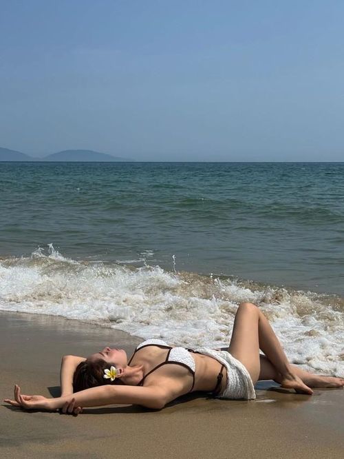 Mãn nhãn với màn khoe đường cong của Chi Pu. Ảnh IGNV
