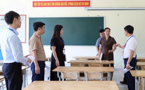 Đoàn công tác của UBND xã Xuân Mai kiểm tra công tác chuẩn bị kỳ thi tốt nghiệp trung học phổ thông năm 2026 trên địa bàn xã.