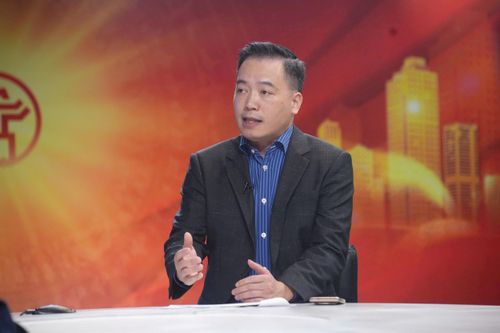 Ông Nguyễn Chí Thanh, Phó Chủ tịch Hội môi giới Bất động sản Việt Nam trao đổi tại chương trình. Ảnh: Phạm Hùng