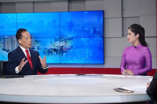 TS Nguyễn Trí Hiếu, Viện trưởng Viện Nghiên cứu và phát triển thị trường Tài chính và Bất động sản Toàn Cầu trao đổi tại chương trình. Ảnh: Phạm Hùng