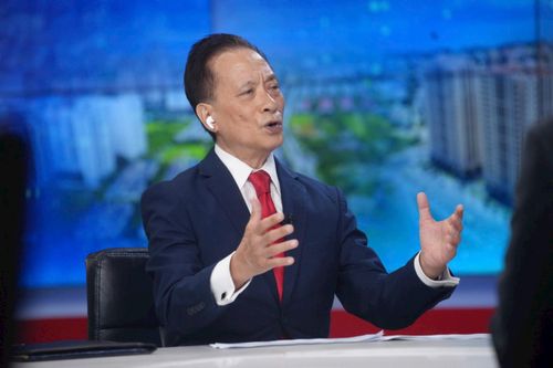 TS Nguyễn Trí Hiếu, Viện trưởng Viện Nghiên cứu và phát triển thị trường tài chính và bất động sản toàn cầu trao đổi tại chương trình. Ảnh: Phạm Hùng