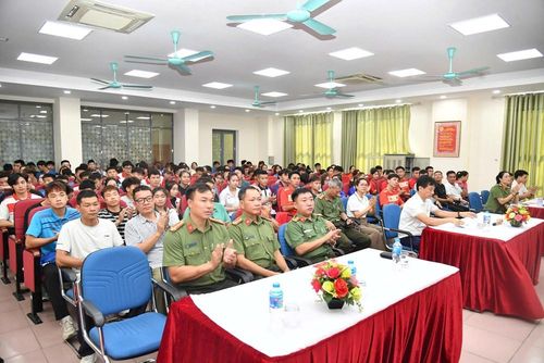 Lớp học khai mạc sáng 4.6