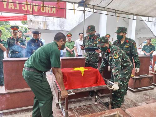 Quá trình tổ chức lấy mẫu được thực hiện nghiêm túc, khoa học, đúng quy trình chuyên môn.