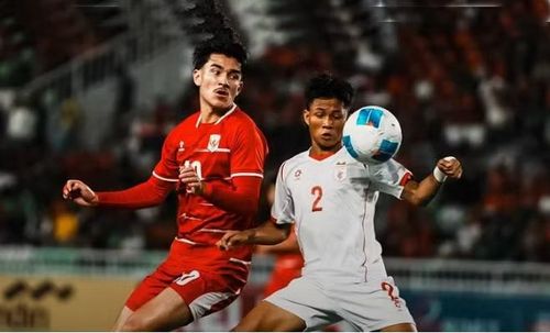 Bên phía đối diện, U19 Myanmar đang bị dồn vào đường cùng và gặp muôn vàn bất lợi trước màn đọ sức với U19 Việt Nam. Ảnh: Bola.