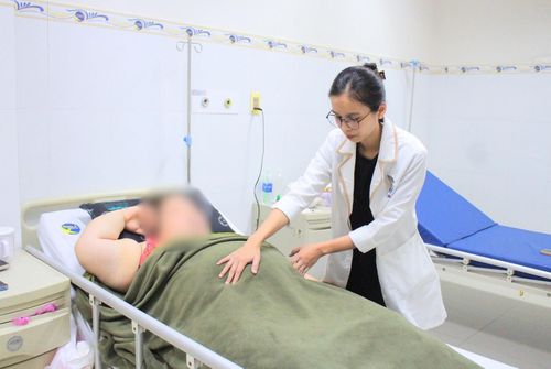 Sức khỏe cô gái hiện đã hồi phục hơn.