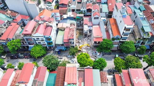 Hình ảnh sụt lún, hư hỏng của 2 ngôi nhà nằm cạnh công trình đang đào móng.