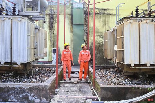 Trong quá trình làm việc, tôi luôn nhận được sự hỗ trợ, dẫn dắt từ Ban Giám đốc nhà máy và anh em đồng nghiệp. Sự tin tưởng ấy tiếp thêm động lực để tôi vững vàng với công việc đã lựa chọn. Nhờ vậy, sau gần 20 năm đứng máy, tôi vẫn giữ được sự tự tin trong từng ca trực.