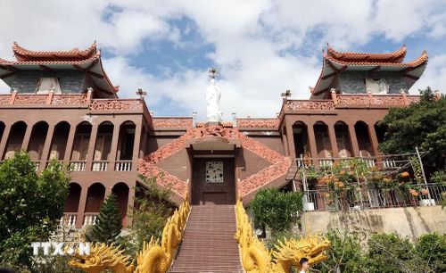 Trùng Sơn Cổ Tự tọa lạc trên núi cao tại xã Ninh Hải, có kiến trúc độc đáo, cảnh quan hài hòa với thiên nhiên. (Ảnh: Đặng Tuấn/TTXVN)