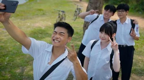 "Phía bên kia thành phố" hứa hẹn trở thành một bộ phim học đường-gia đình vừa có tính giải trí, vừa thể hiện đời sống học đường đương đại với nhiều góc nhìn đa chiều. (Ảnh: VFC).