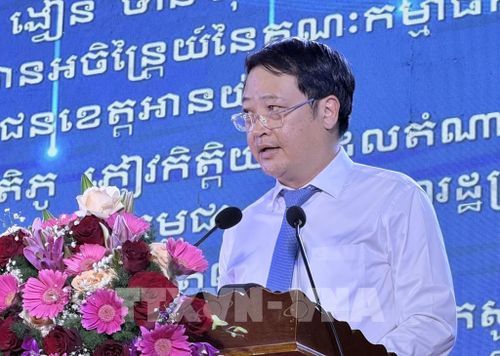 Ông Bùi Quang Hưng, Phó Cục trưởng Cục Xúc tiến thương mại, Bộ Công Thương phát biểu khai mạc Hội chợ. Ảnh: Thanh Sang - TTXVN 