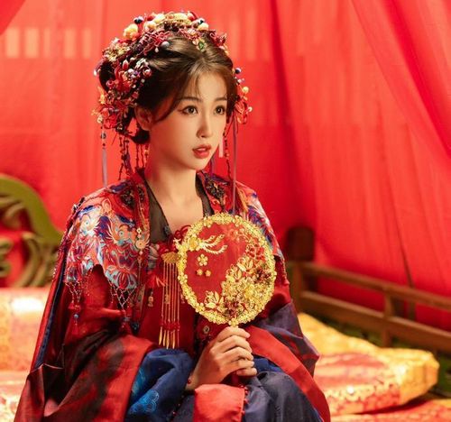 Vị trí thứ 3 thuộc về Ngu Thư Hân với Vĩnh Dạ Tinh Hà, đạt 7,6 điểm Douban. Khi bộ phim lên sóng, tác phẩm trực tiếp đối đầu với Rèm Ngọc Châu Sa của Triệu Lộ Tư và tiếp tục giúp Ngu Thư Hân chiếm ưu thế về mặt danh tiếng, tương tự cuộc cạnh tranh giữa hai người ở mùa hè năm 2022. Vĩnh Dạ Tinh Hà gây thiện cảm nhờ bối cảnh xuyên sách mới lạ, phong cách kỳ ảo phương Đông đặc trưng, trong khi Ngu Thư Hân ghi điểm với hình tượng nữ chính đáng yêu và phản ứng hóa học bùng nổ cùng Đinh Vũ Hề.