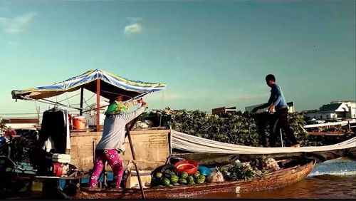 Hàng nông sản được các nhà vườn vận chuyển bằng ghe, xuồng để cung cấp tại Lễ hội. Ảnh: BTC.