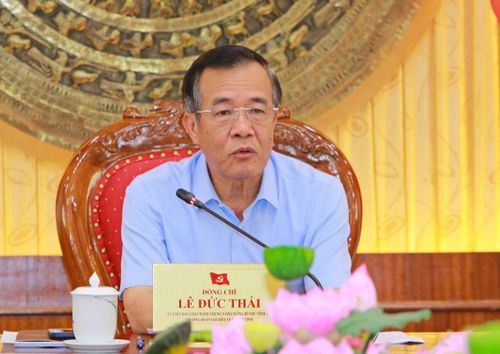 Bí thư Tỉnh ủy Lê Đức Thái chủ trì hội nghị.