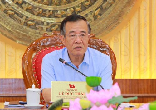 Bí thư Tỉnh ủy Lê Đức Thái phát biểu kết luận tại hội nghị.