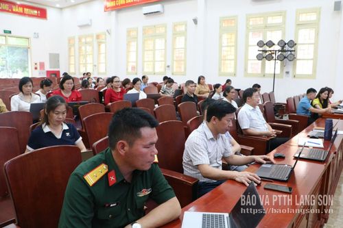 Các đại biểu dự tập huấn