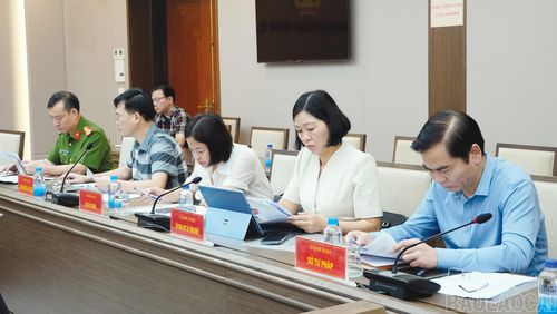 Các ngành thành viên Ban Chỉ đạo Ban Chỉ đạo Thi hành án dân sự tỉnh tham dự hội nghị.