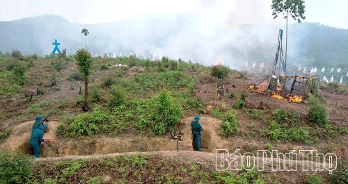 Dân quân xã Đồng Lương diễn tập tác chiến trong khu vực phòng thủ xã năm 2026.