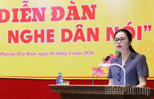 Đồng chí Phó Bí thư Tỉnh ủy, Chủ tịch Ủy ban MTTQ tỉnh Bùi Thị Minh phát biểu kết luận diễn đàn.