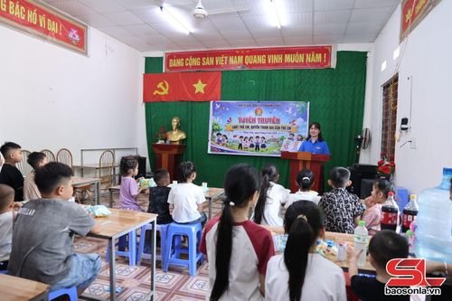 Đoàn xã Thuận Châu tuyên truyền Luật Trẻ em, quyền tham gia của trẻ em.