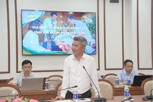 Chủ tịch HĐQT IGB Group Vũ Xuân Nguyên phát biểu tại cuộc họp.