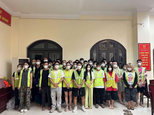 Nhóm đối tượng liên quan đến hoạt động buôn bán khí N2O (thường gọi là “bóng cười”) tại cơ sở kinh doanh Lounge Gas Remix, địa chỉ số 2 Trung Phụng, phường Văn Miếu – Quốc Tử Giám.
