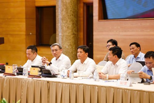 Đại diện lãnh đạo các bộ, ngành dự Họp báo. Ảnh: HỒNG NHUNG