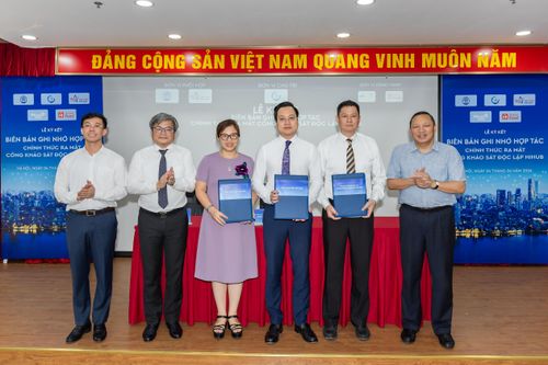 Cổng khảo sát độc lập HIHUB là một dấu mốc đặc biệt quan trọng trong tiến trình thúc đẩy cải cách hành chính Thủ đổ.