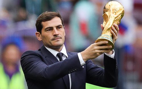 Casillas gia nhập phe đối lập của Perez tại Real Madrid.
