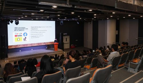  Nhà báo Lê Quang Đức - Thư ký Tòa soạn, Trưởng ban Giải trí của Tạp chí điện tử Tri Thức - Znews - cho rằng cần xem báo chí như một ngành công nghiệp văn hóa trong kỷ nguyên AI. 